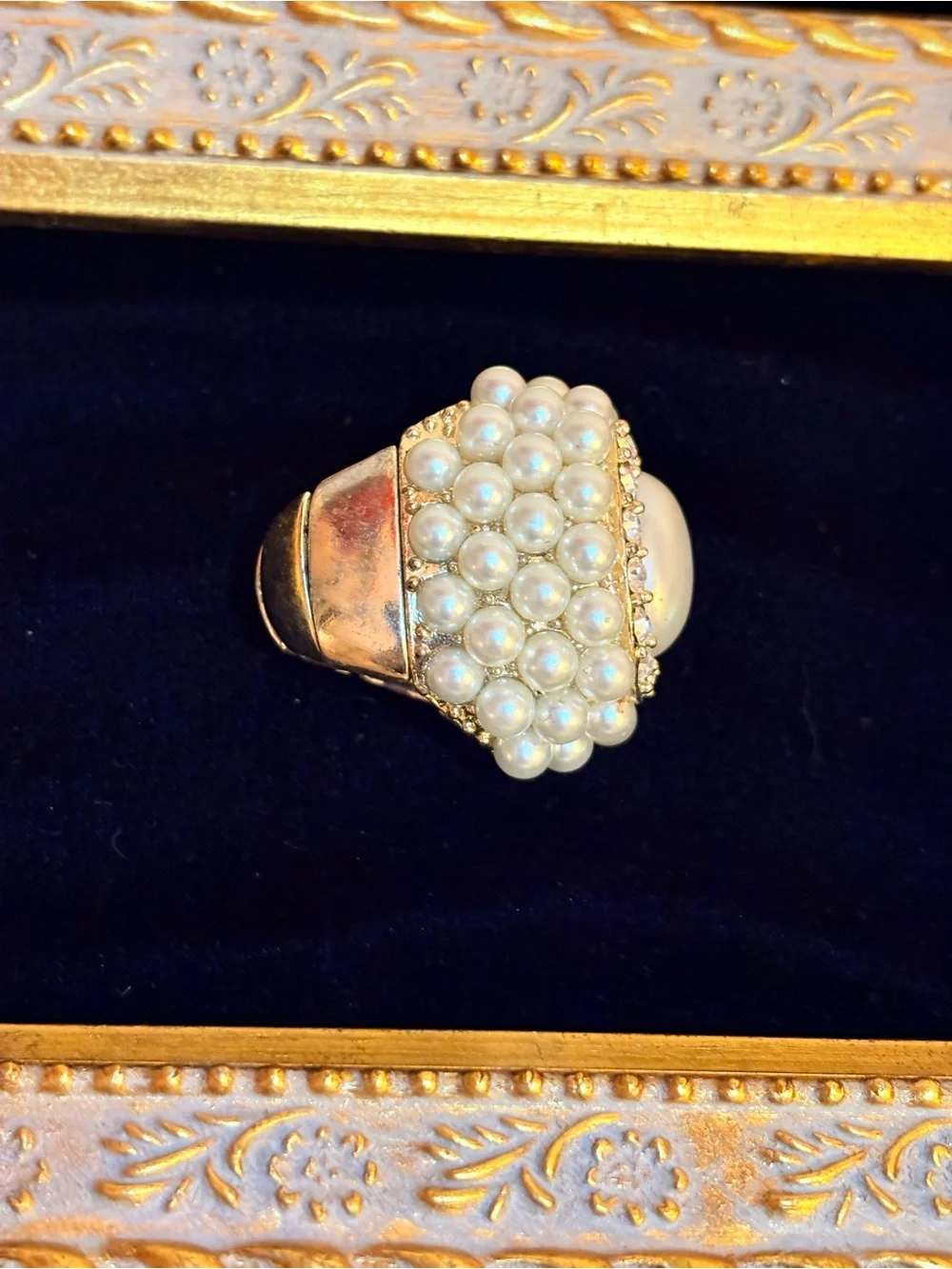 Vintage Faux Pearl Cluster & Rhinestone Dome Ring, Gold Tone Statement Ring‎